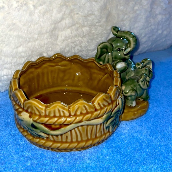 Vintage 1960’s Mama & Baby Elephant Ceramic Candy Dish. Green & Gold. - Picture 2 of 6